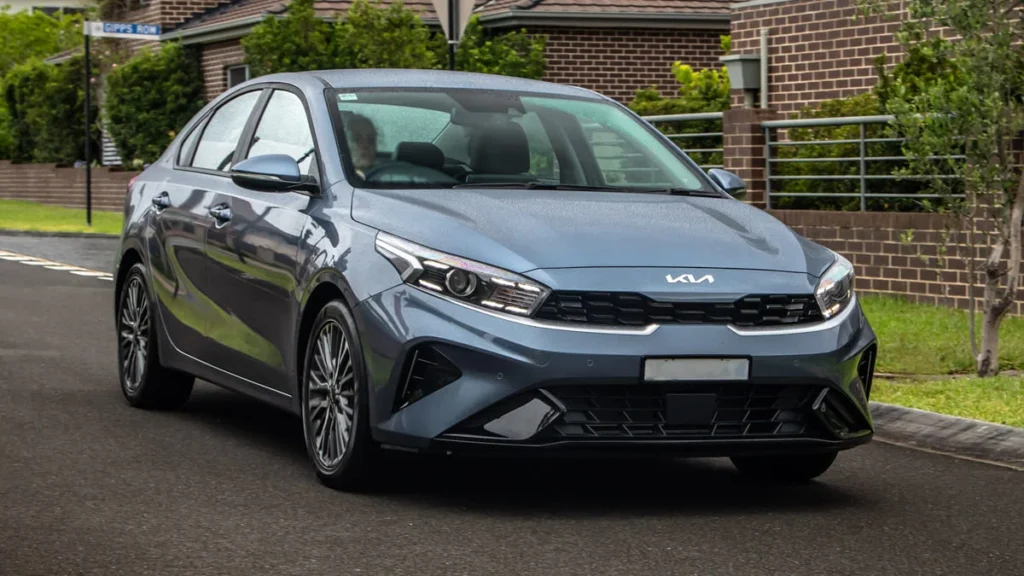 كيا سيراتو 2023